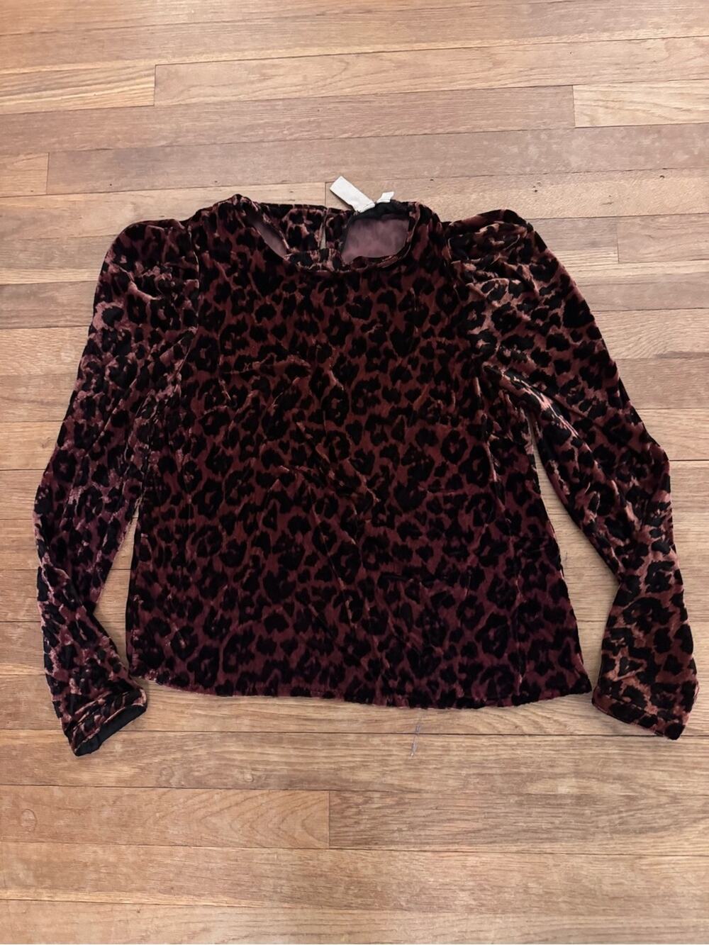 DOLAN Women's Animal Print Velvet Top - Size XS
b4